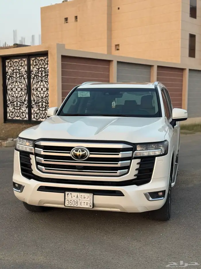 لاندكروزر فل كامل 2023 GXR5 6