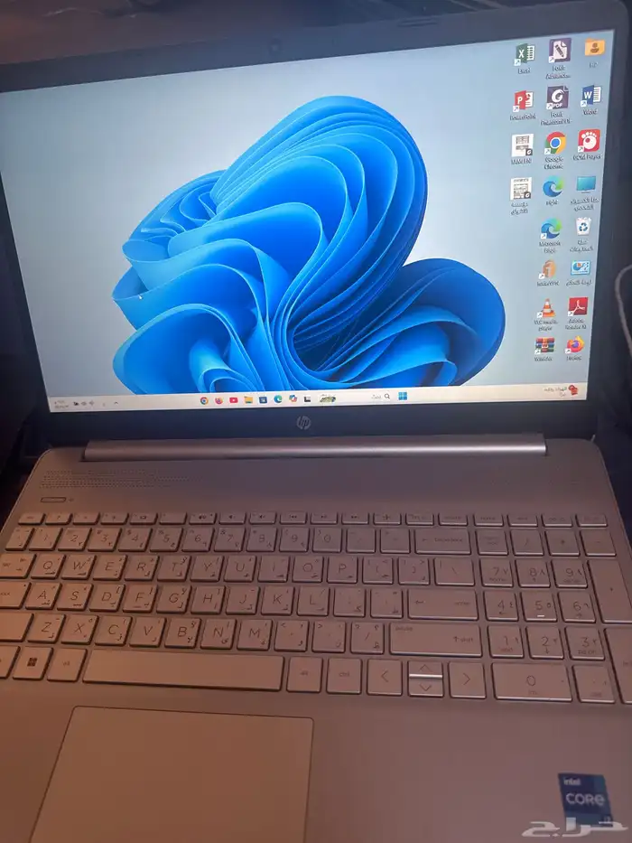 لاب توب جديد حاله ومعه الشاحن حقه الاصلي 0