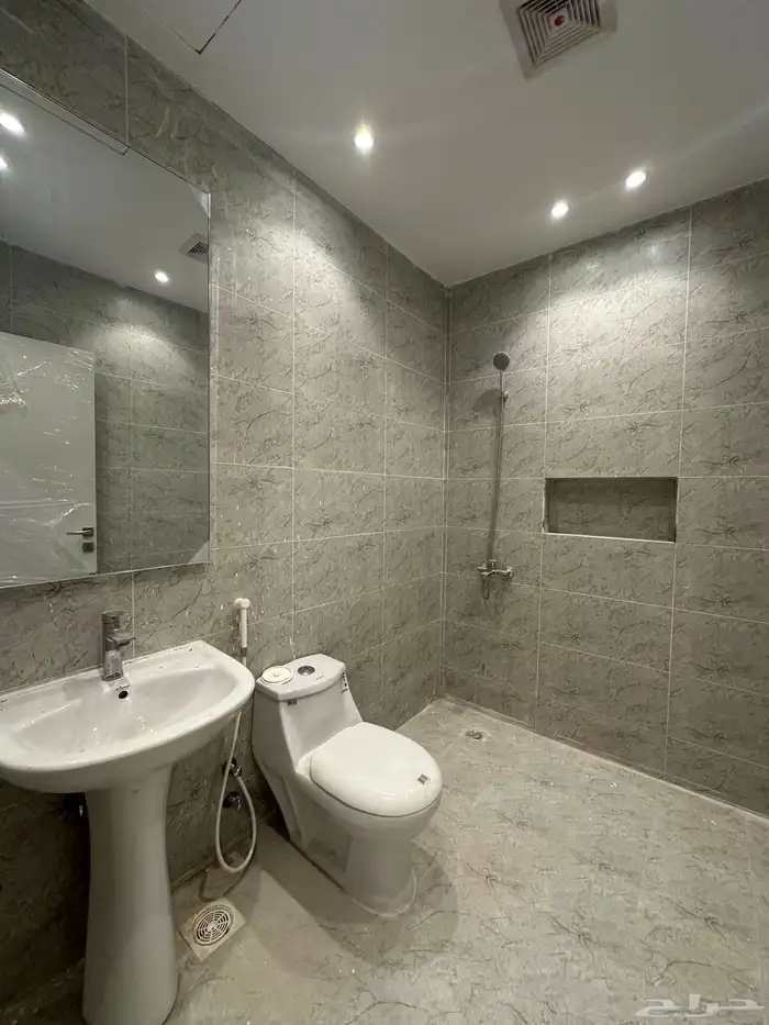 فيلا جديدة للإيجار 3