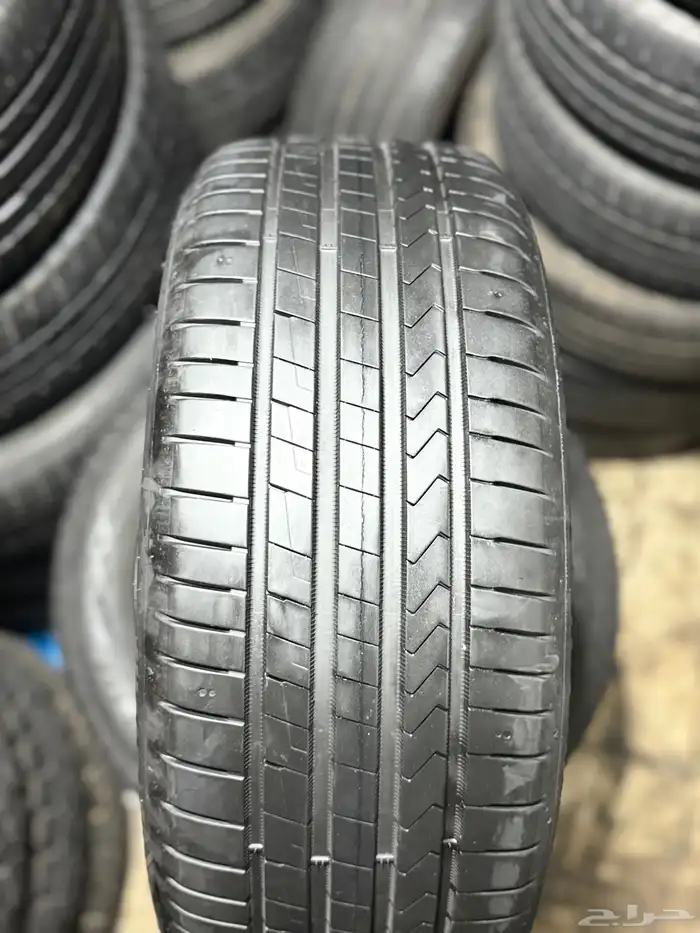 طقم هانكوك كوري 235 50R18 شبه جديد تاريخ 2023 3