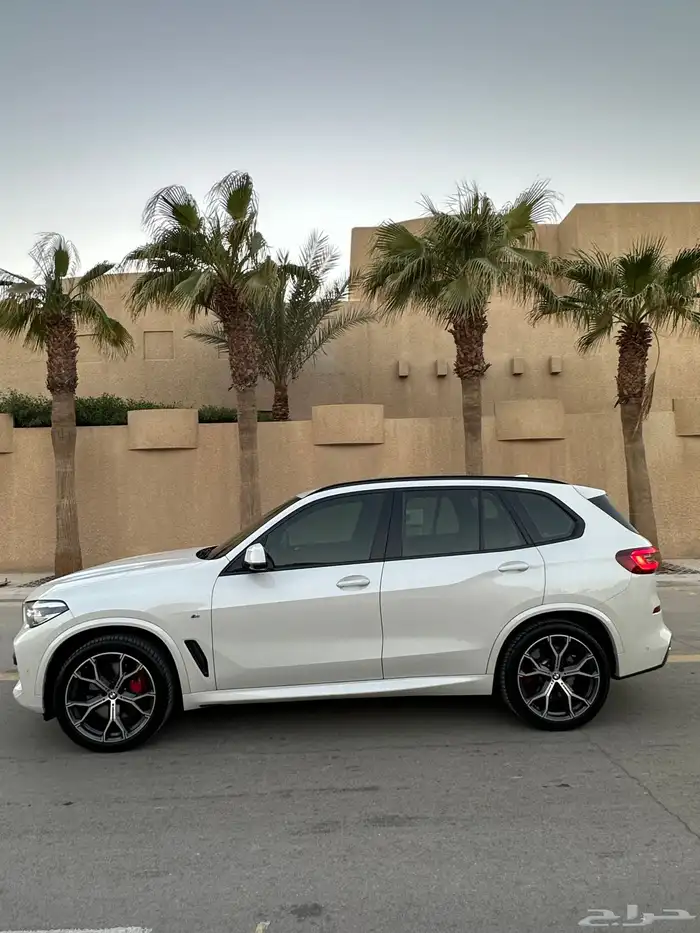 بي ام X5 موديل 2022 بحاله الوكاله ماشي 85 صيانات وكاله 10