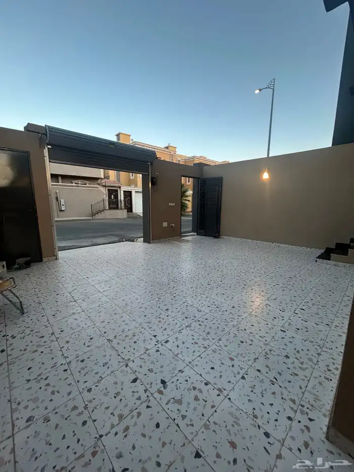 للبيع شقة دور ارضي بحوش وسيع شمال الخميس 0