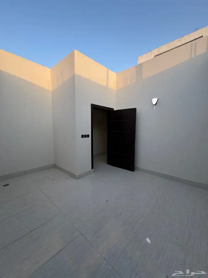 للبيع شقة في حي الجنادرية مخطط المعالي 9