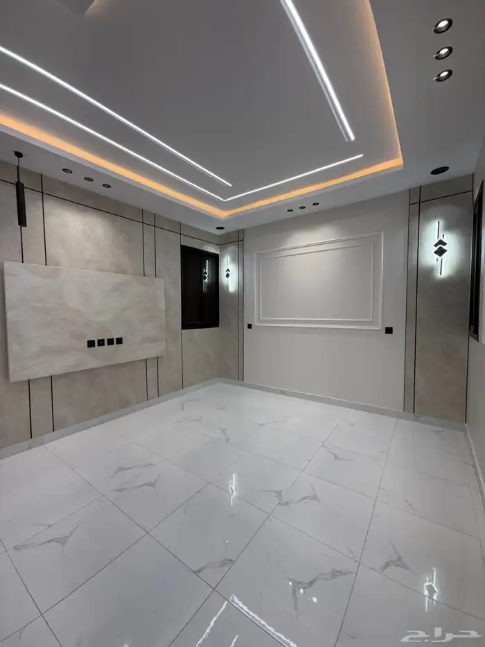 للبيع شقق ارضيه ببايكة سيارة وشقق علويه بالقرب م حي الضيافة 7