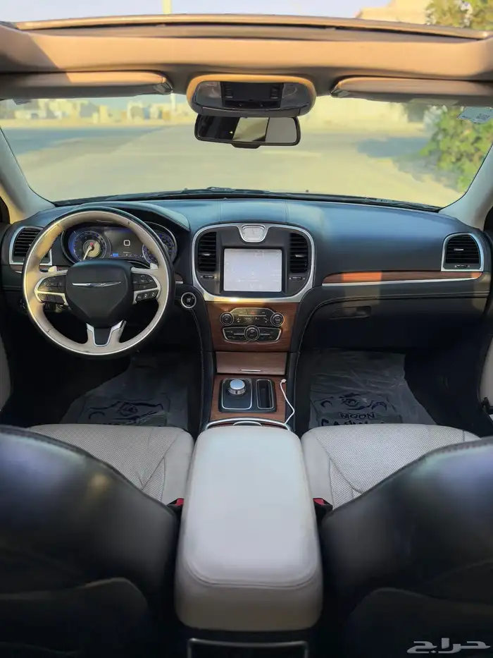 كرايزلر C300 موديل 2015 26