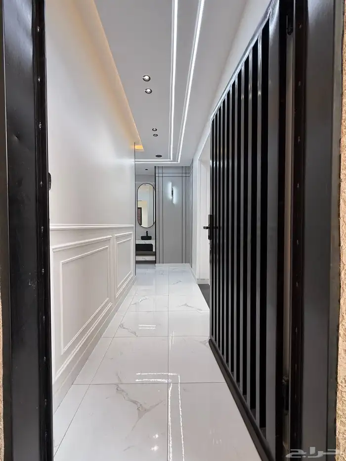 للبيع شقق ارضيه ببايكة سيارة وشقق علويه بالقرب م حي الضيافة 2