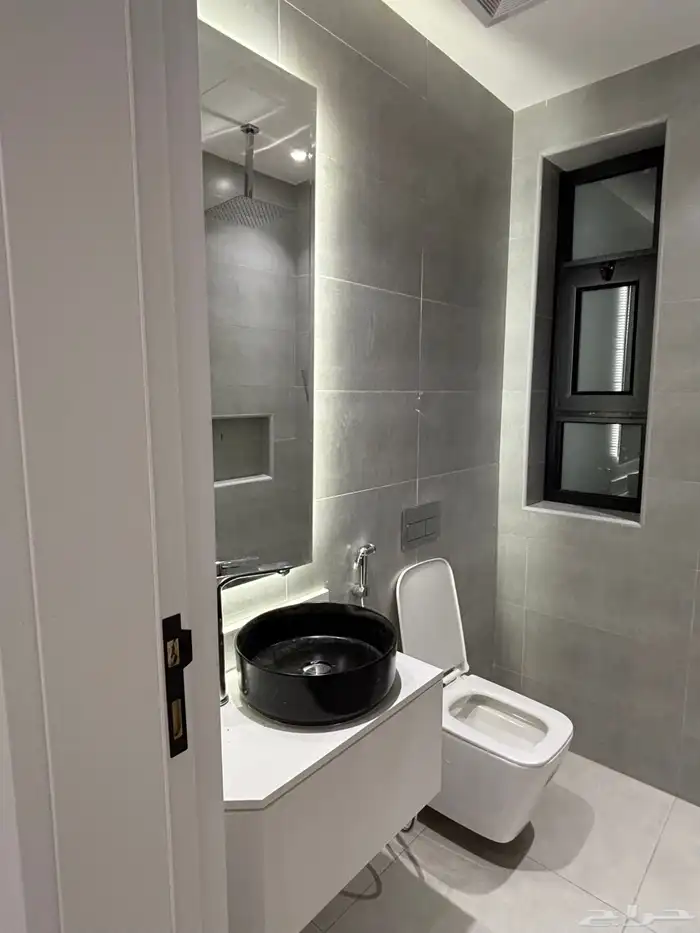 شقة فاخرة للايجار في كورنيش الخبر 7