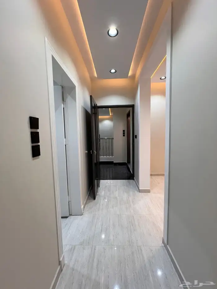 للبيع فيلا روف مع ملحق حى الراقى خميس مشيط 33