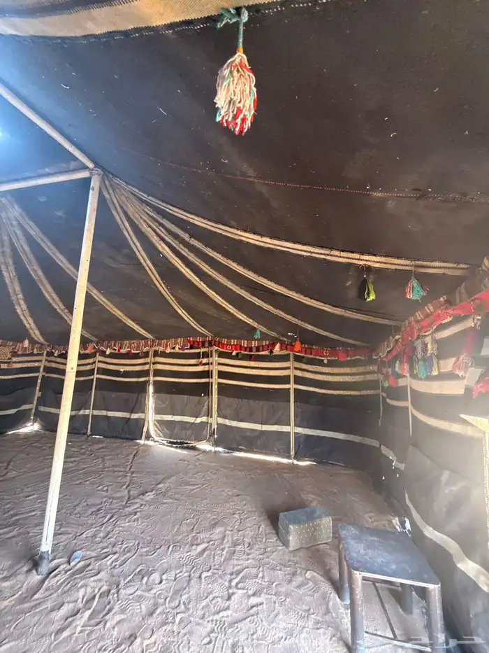 بيت شعر الماني 10  10 فيه شقوق بسيطه ومخيطه 0