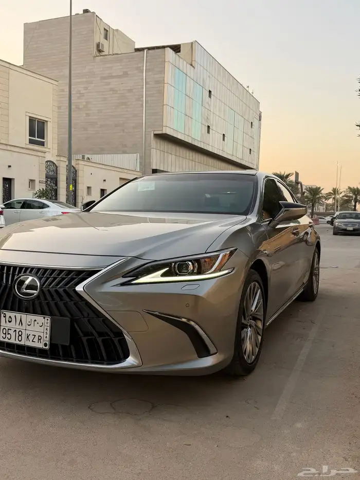 لكزس es350 موديل 2023 سعودي 3