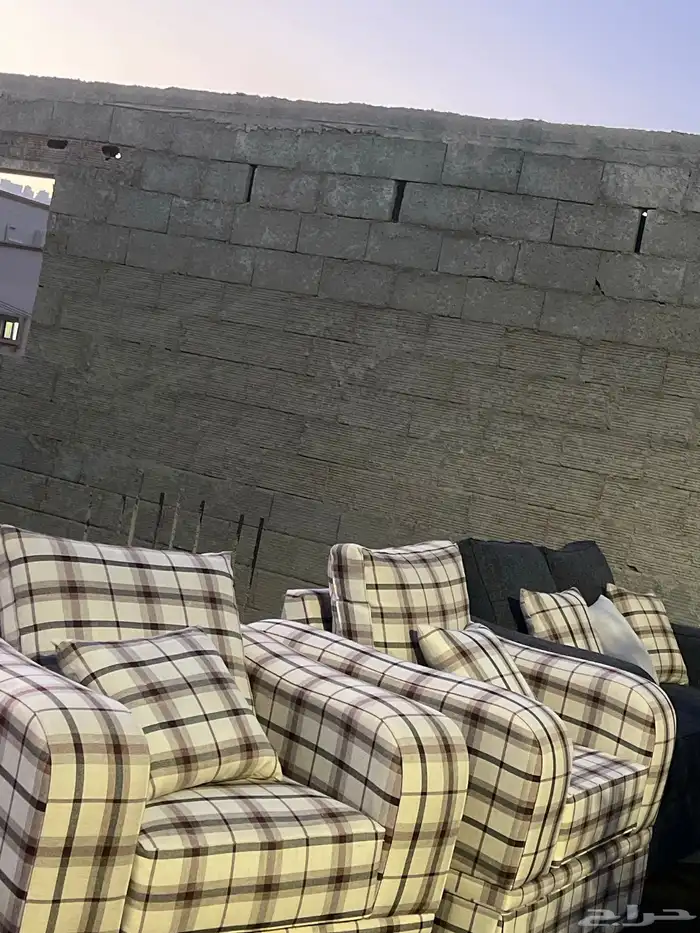 كراسي وطاولات للبيع 2