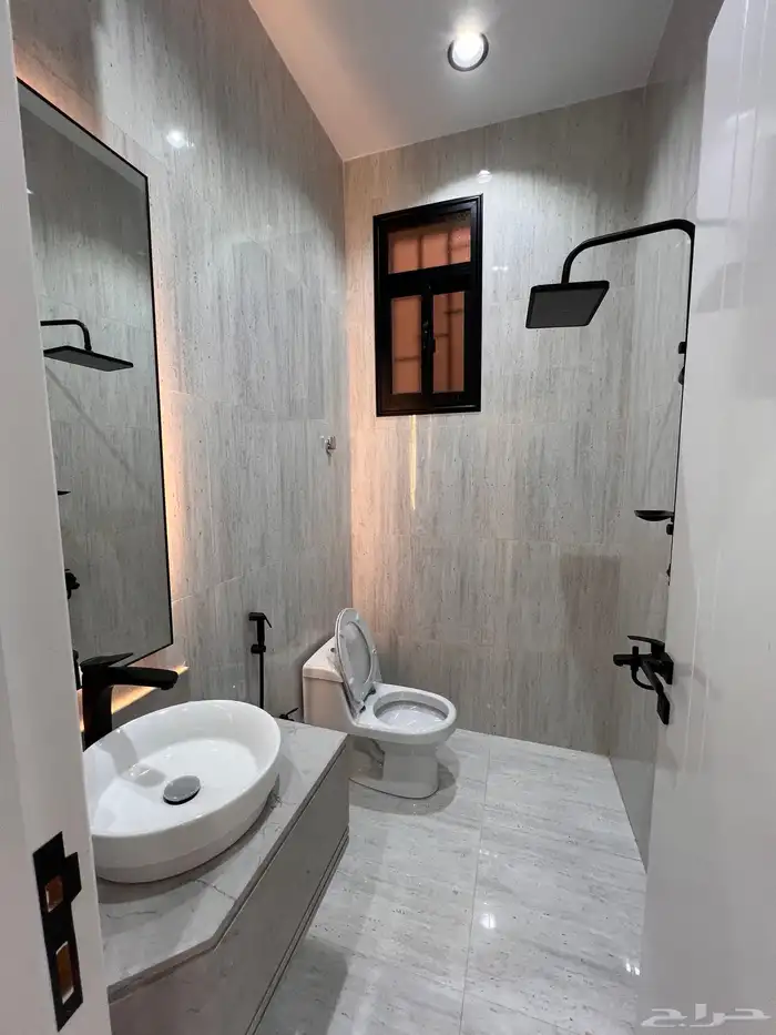 للبيع فيلا روف مع ملحق حى الراقى خميس مشيط 27