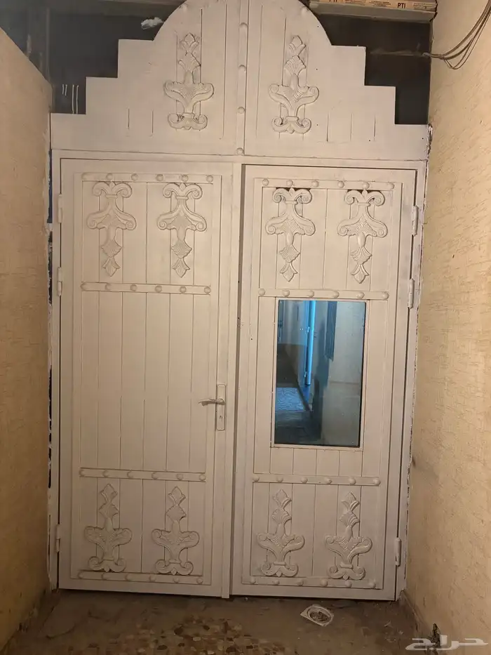 مكتب صغير للايجار وغرفة ومستودع وحوش 9