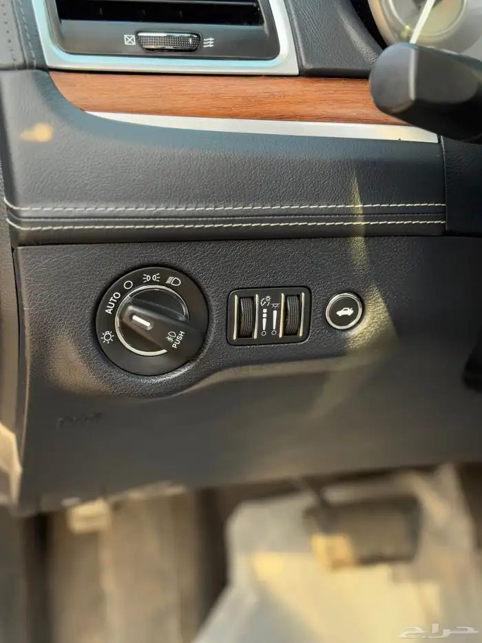 كرايزلر C300 موديل 2015 13
