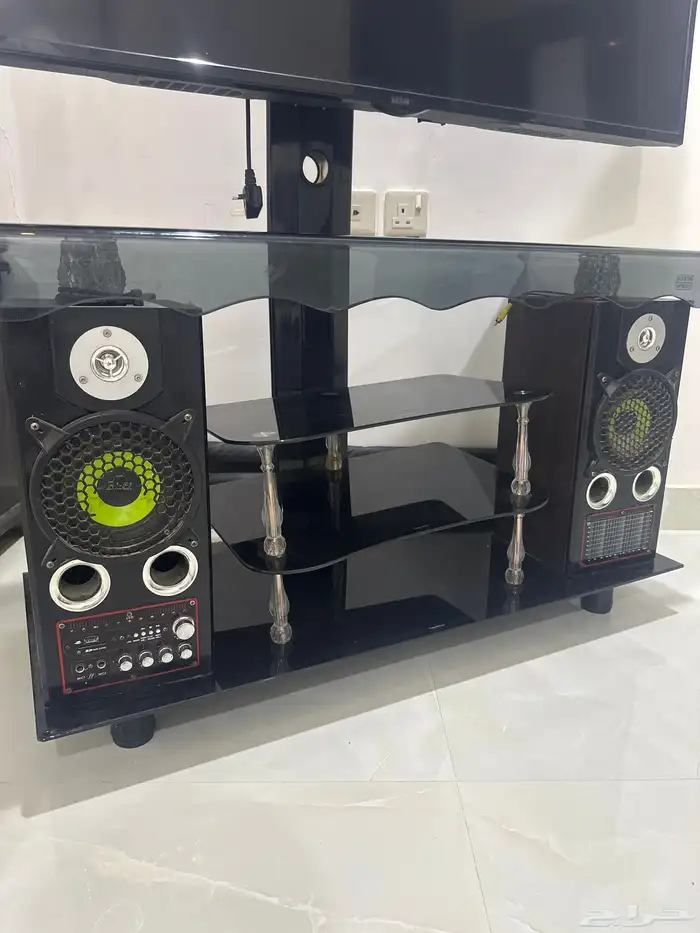 شاشه مع طاوله للبيع 2