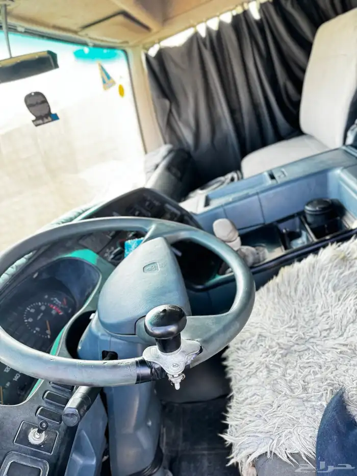 لوري مستبيشي 0