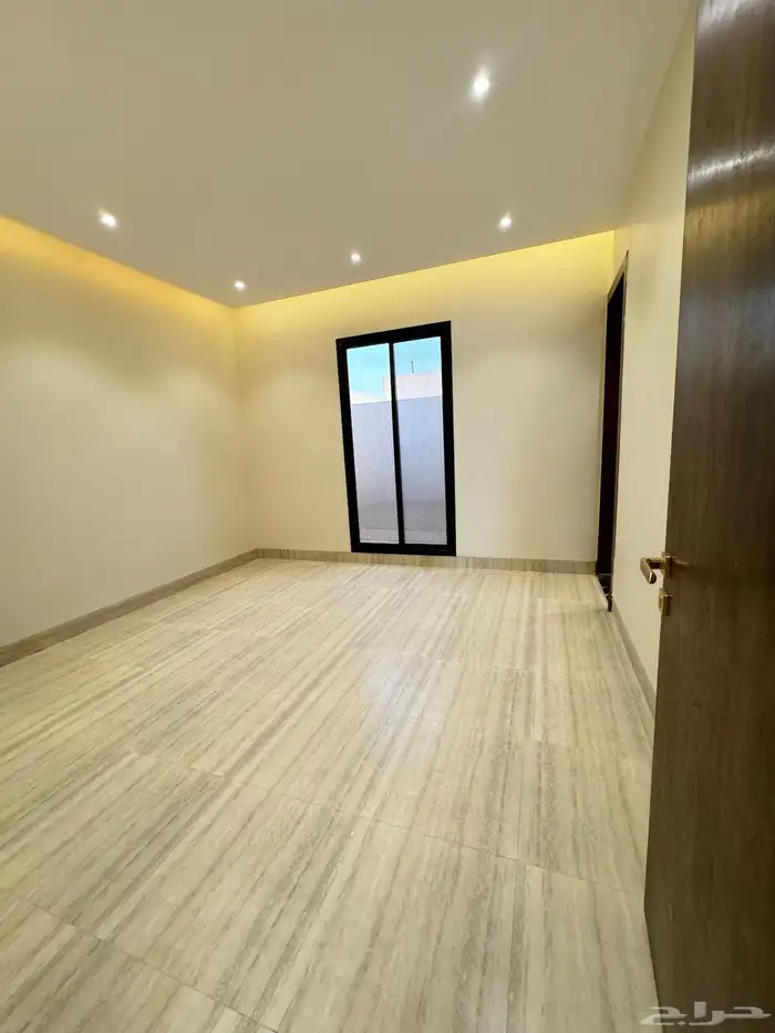 للبيع تاون هاوس مستقل مدخل سيارة وسطح تصميم كلاسيكي 18