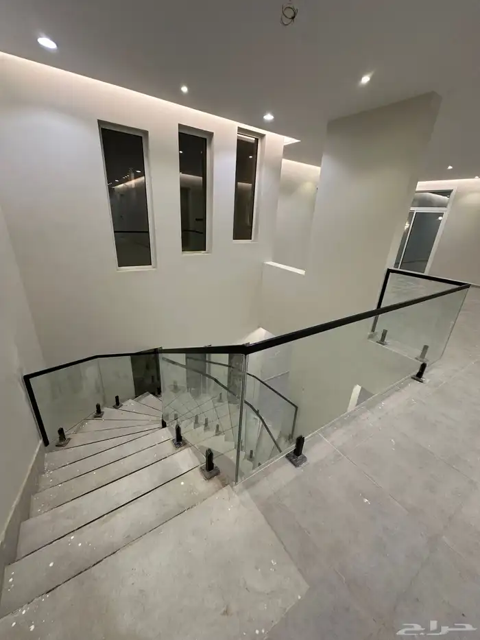 فيلا جديدة للإيجار 6