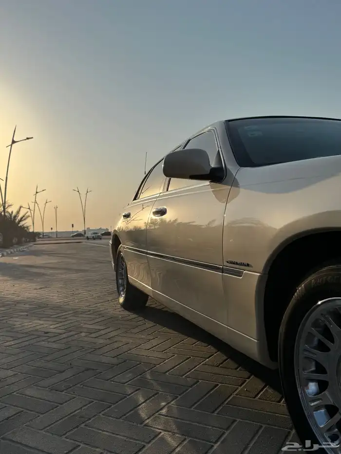 للبيع لينكون نظيف جدا  بحالة ممتازة 1998 12