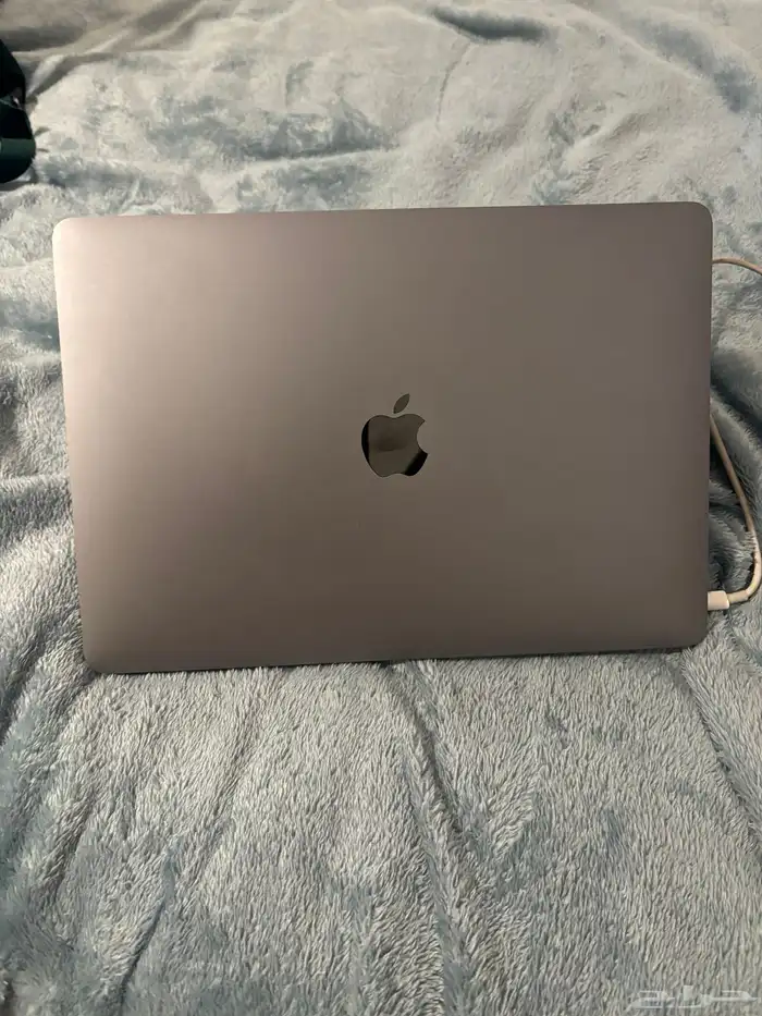 ماكبوك للبيع M1 2