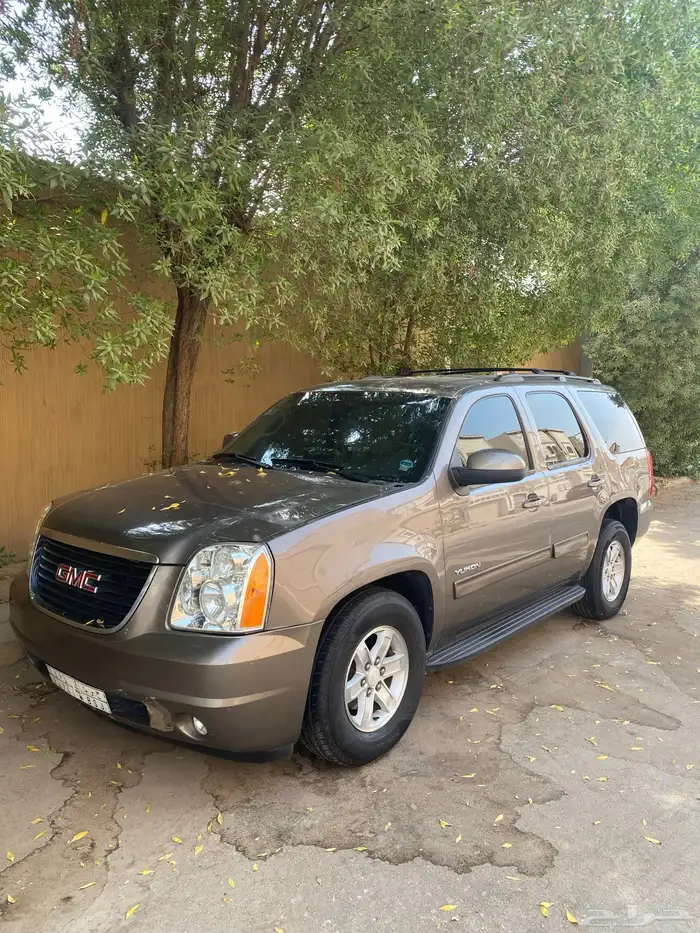 GMC يوكن للبيع 2014 نظيف 2