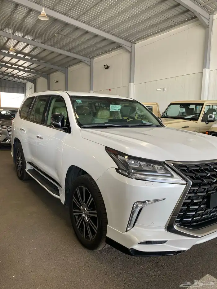 لكزس LX 570 2021 نظيف 2