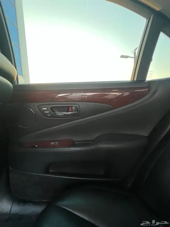 لكزس LS460 فل كامل لوح خليجي 13