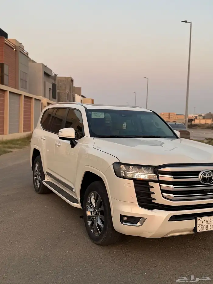 لاندكروزر فل كامل 2023 GXR5 3