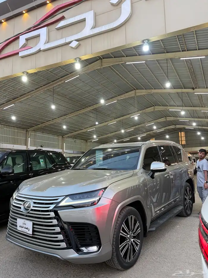 لكزس LX600 2024 عداد 25 الف وارد خليجي فل كامل 1