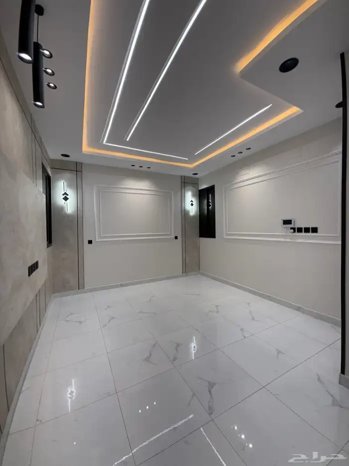 للبيع شقق ارضيه ببايكة سيارة وشقق علويه بالقرب م حي الضيافة 8