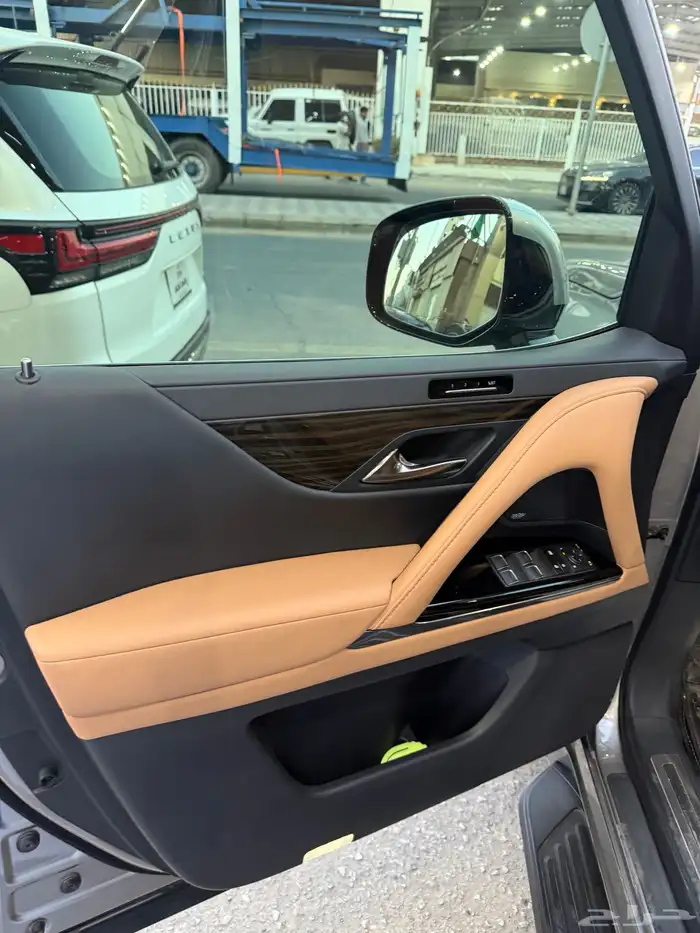 لكزس LX600 2024 عداد 25 الف وارد خليجي فل كامل 10