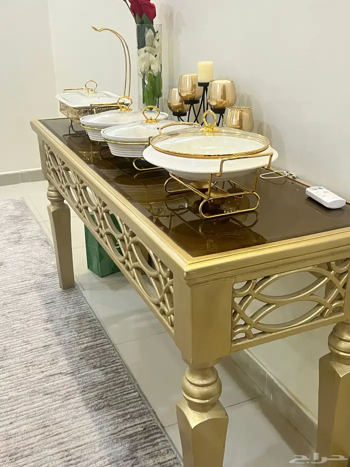 طاولة طعام وكراسي 0