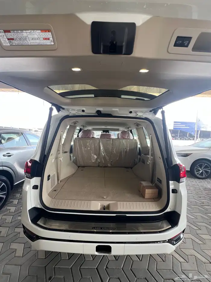 تويوتا لاند كروزر بريمي فل كامل 2025 عرض خاص للبنوك 6