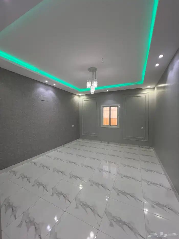 اخر روف بملحق حي النعمان بالقرب من القاعدة الجوية بسعر 730 47