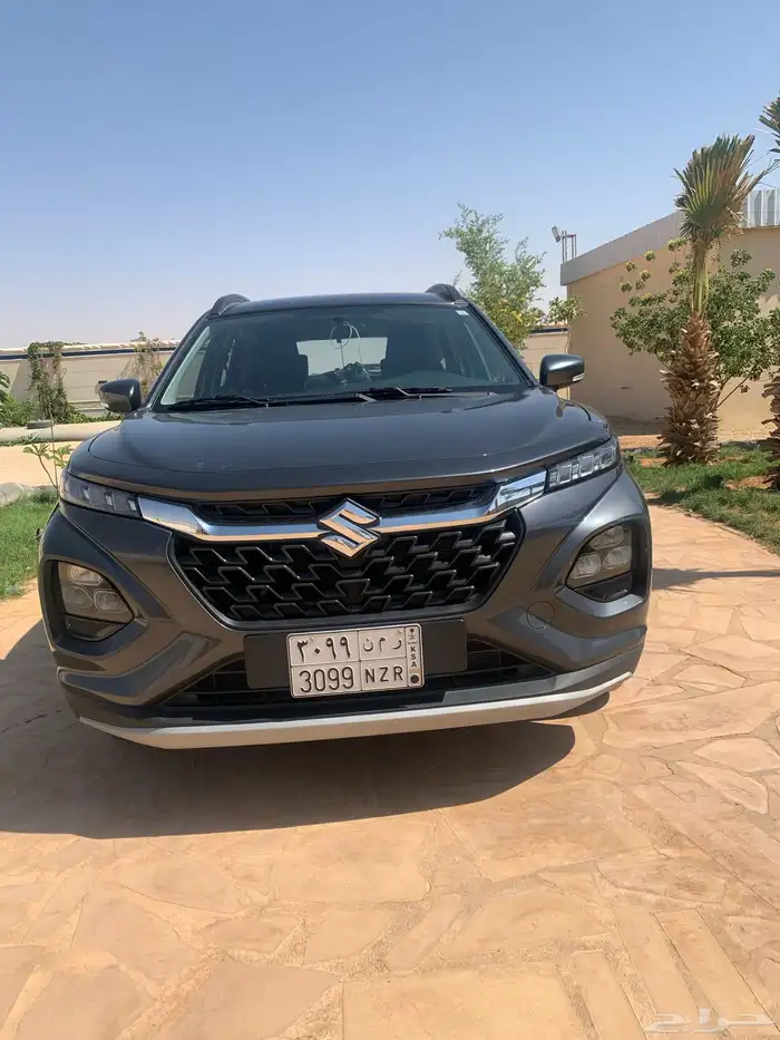 فرونكس 2025 بانزين وهايبرد موفر وقود ياباني 1