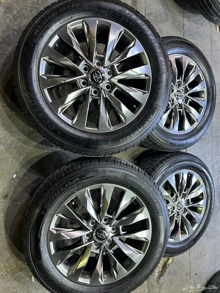 جنوط جيب لاندكروزر 2024 مع كفرات دلوب  مقاس 265.55.20 0