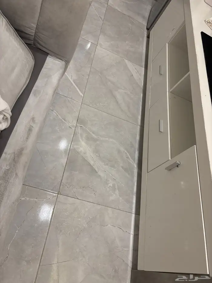 طاوله كبيره للبيع 0