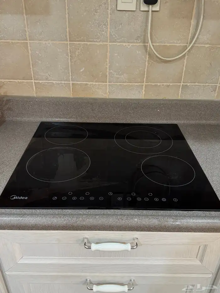 مطبخ مستخدم للبيع مع الاجهزة. شبه جديد 1