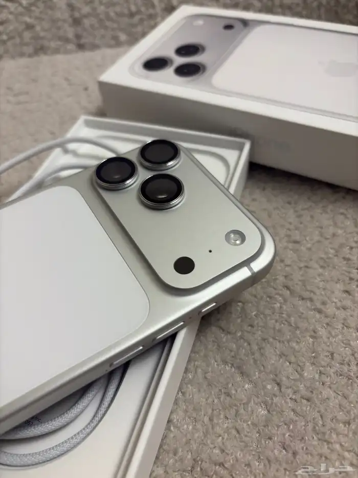 ايفون 17 جوال ايفون جوال ايفون 17 بروماكس 3