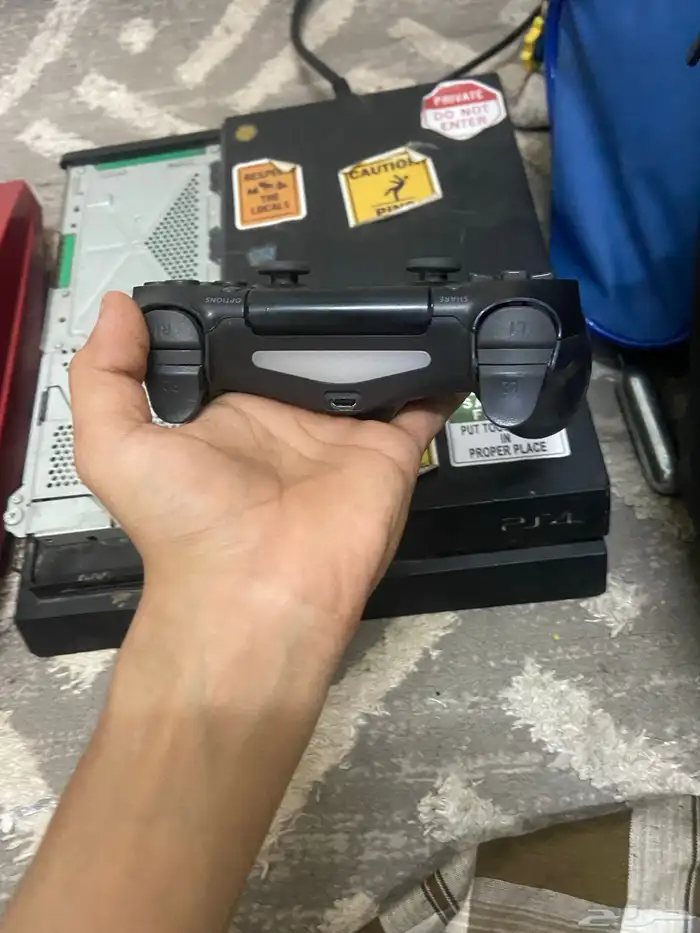 سوني 4 معاها يده وHD 3