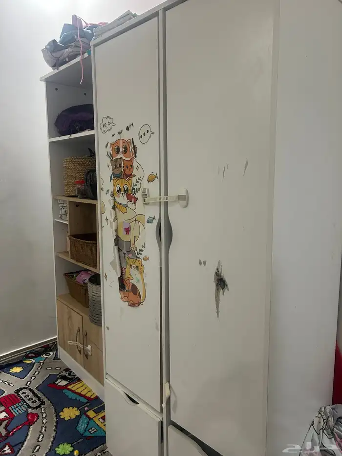 2 سرر أطفال مع ادراجها درجين تعليق واللي في النص تسفيط و 1