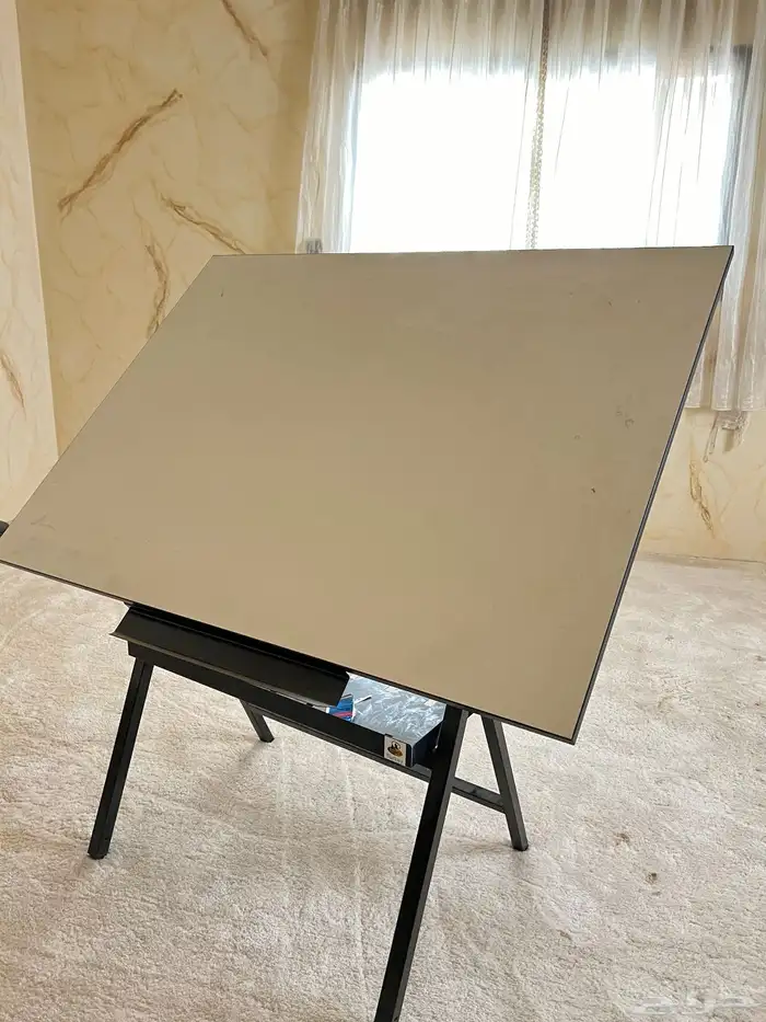 اثاث منزلي وطاولة هندسة 0