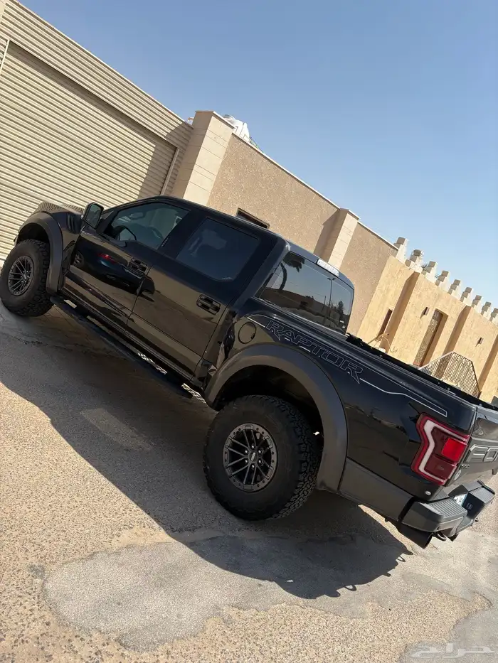 فورد رابتر 8