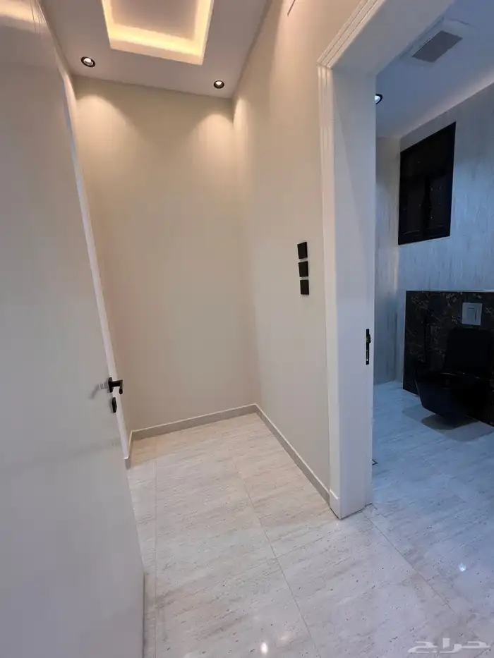 للبيع فيلا روف مع ملحق حى الراقى خميس مشيط 22