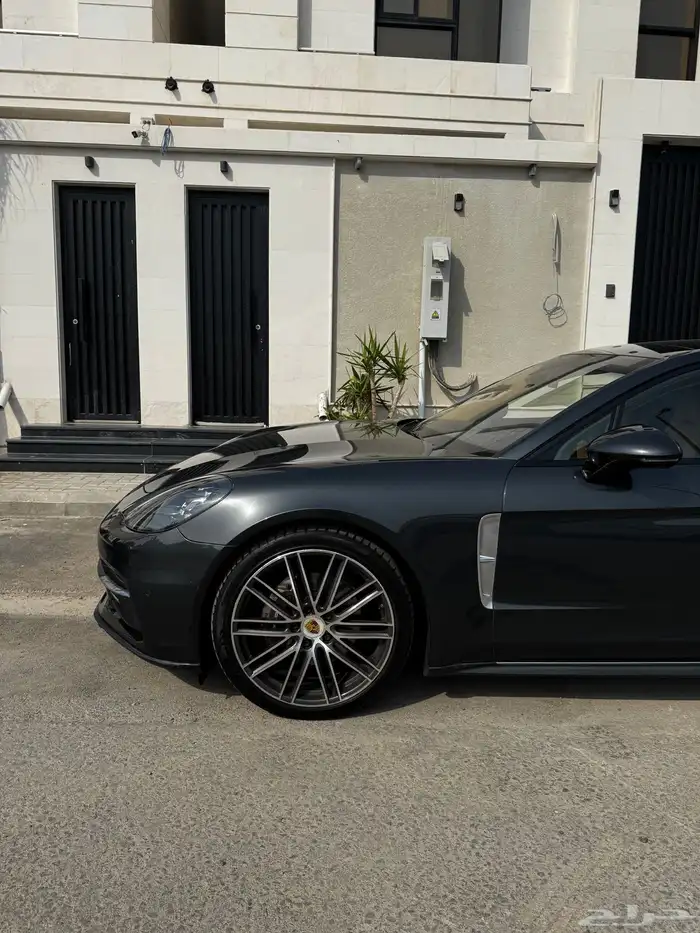 بورش باناميرا 2018 اكسلوسف 14