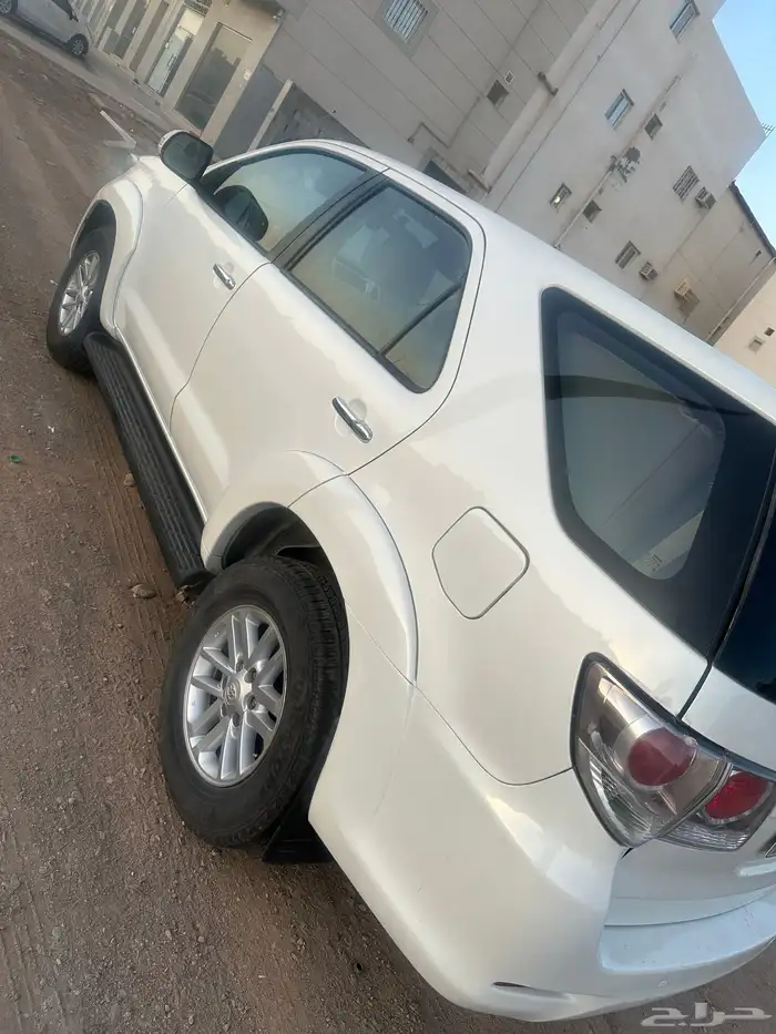 فورتشنر 2012 نظيف 1