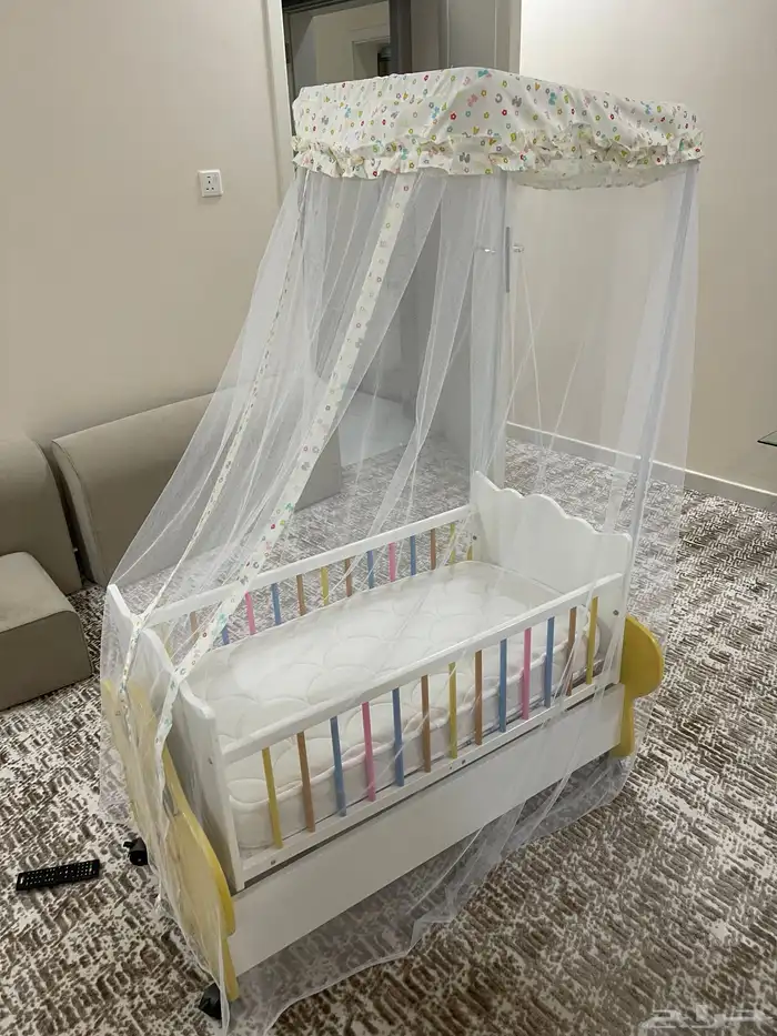 سرير اطفال وعربيه اطفال 1