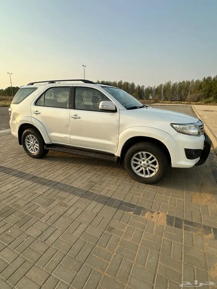 فورتشنر 2014 قير عادي VXسته سلندر 2