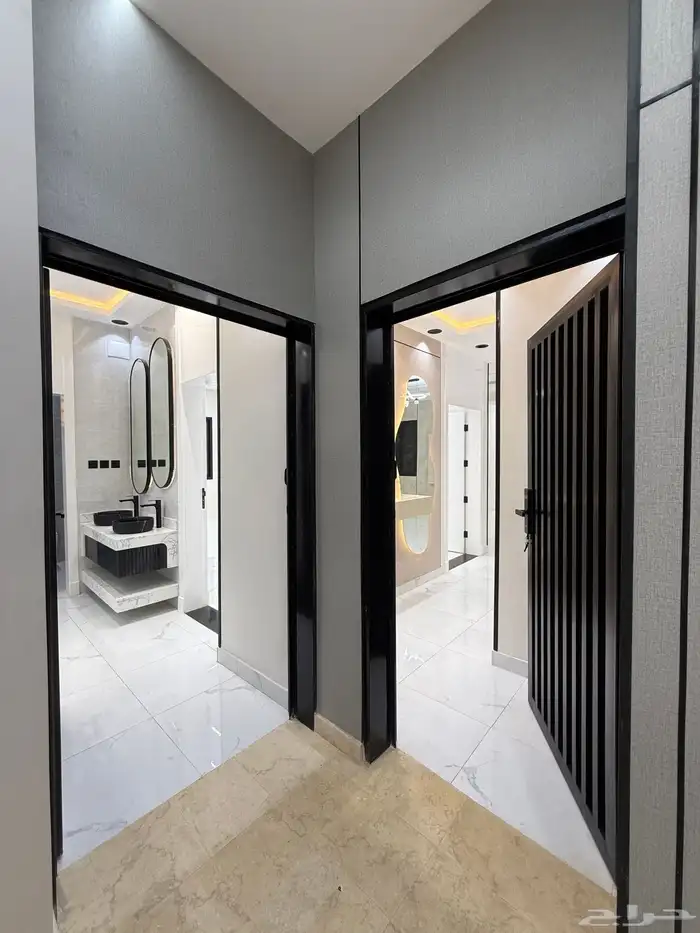 للبيع شقق ارضيه ببايكة سيارة وشقق علويه بالقرب م حي الضيافة 21