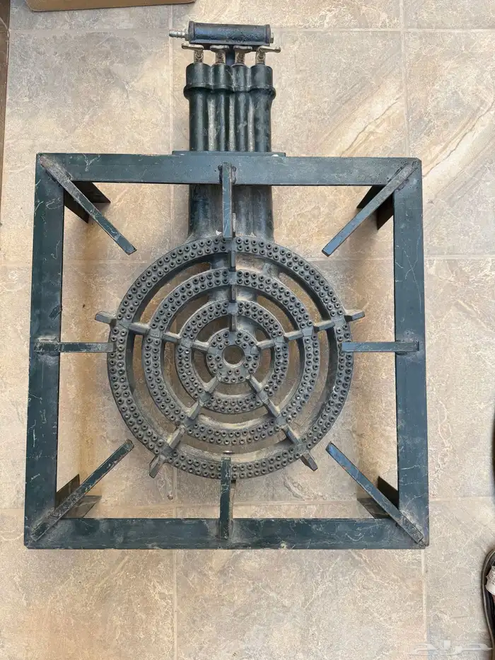 دافور ايطالي قديم ومركب كبير 1